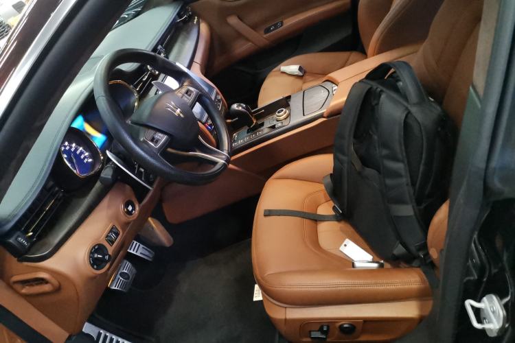 Used Maserati President 2017 3.0T Standard Model Left Front Seat