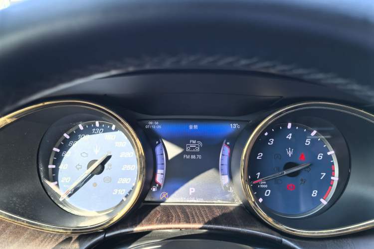 Used Maserati President 2017 3.0T Standard Model Odometer Close Up