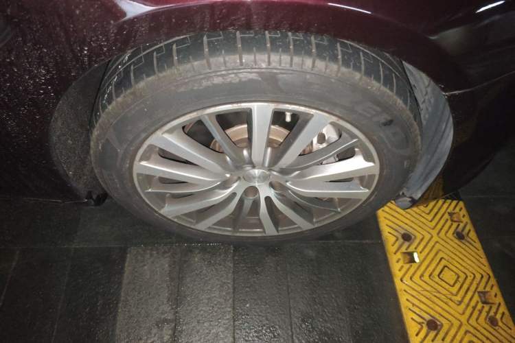Used Maserati President 2017 3.0T Standard Model Right Front Wheel Hub