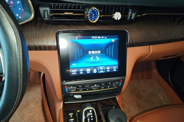 Used Maserati President 2017 3.0T Standard Model Audio And AC Panel