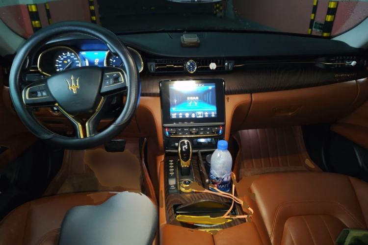 Used Maserati President 2017 3.0T Standard Model Center Console