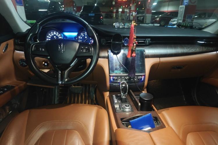 Used Maserati President  Center Console