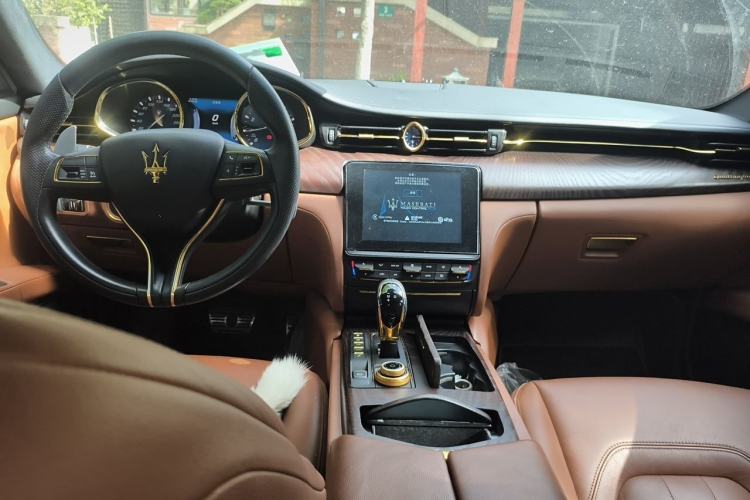 Used Maserati President 2017 3.0T Standard Model Center Console