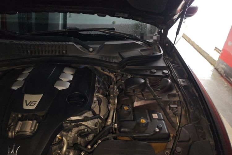 Used Maserati President 2017 3.0T Standard Model Engine Bay Left