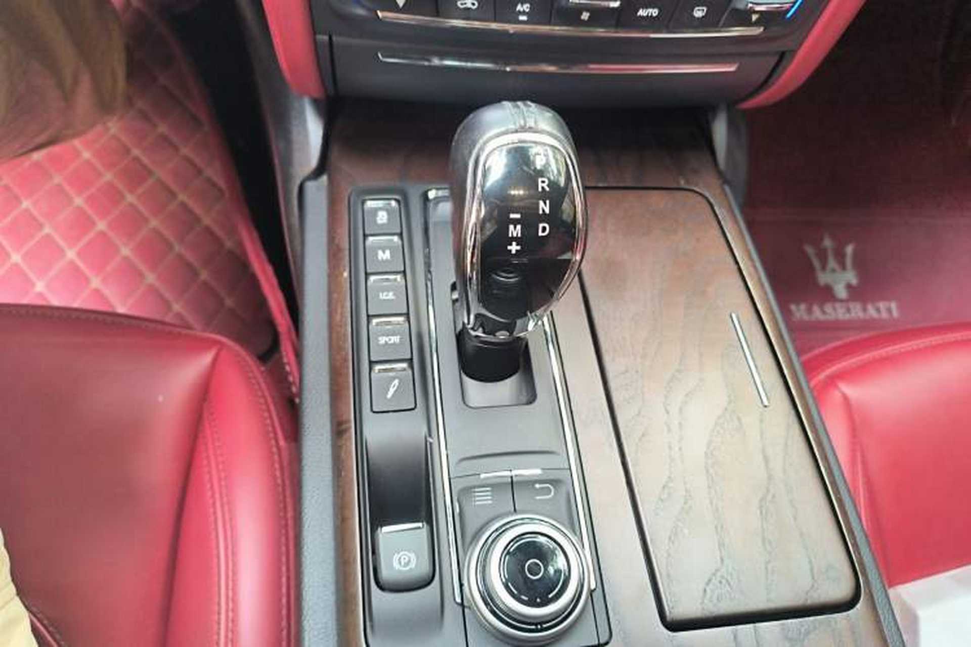 Used Maserati President 2017 3.0T Standard Model Gear Lever