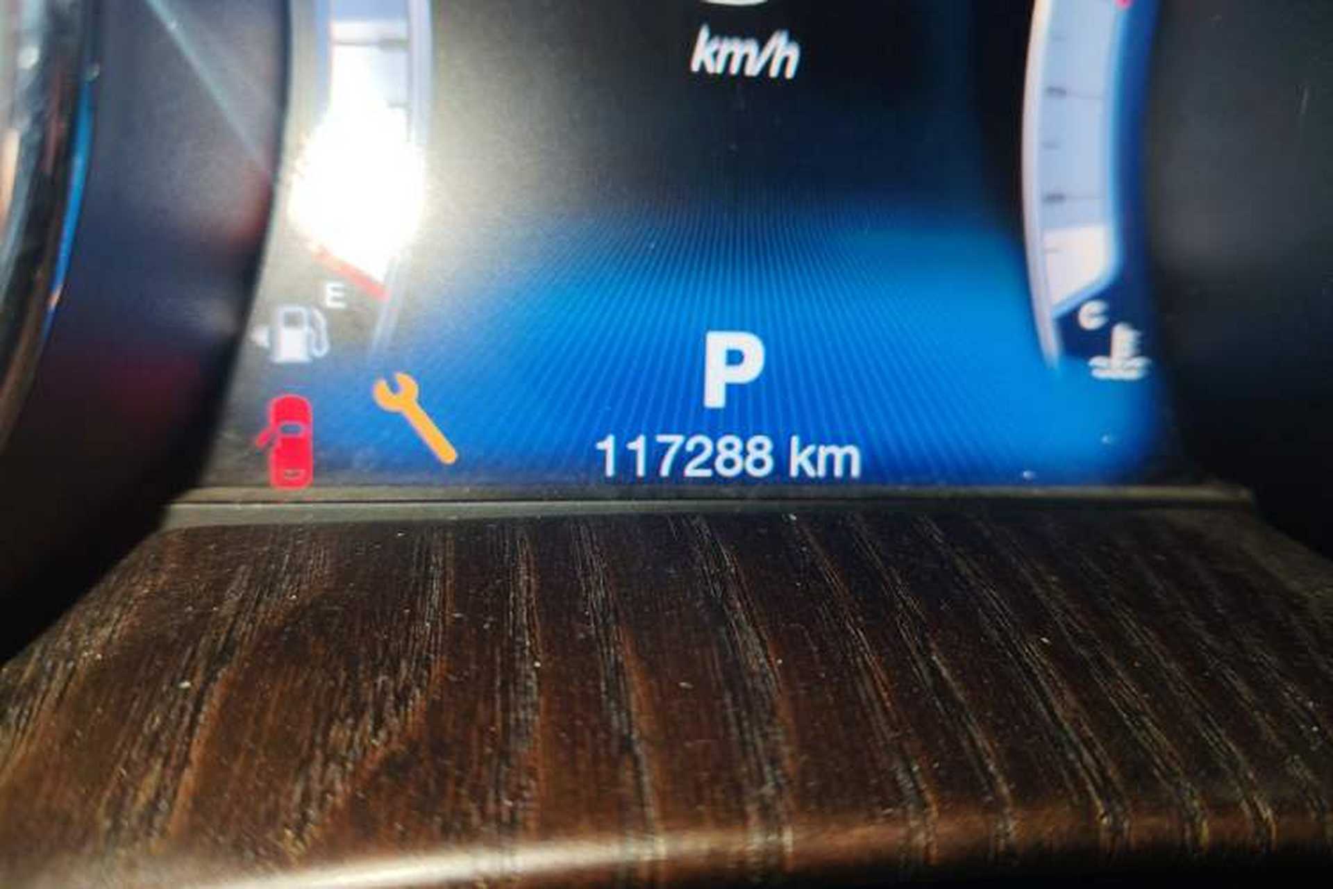 Used Maserati President 2017 3.0T Standard Model Odometer Close Up