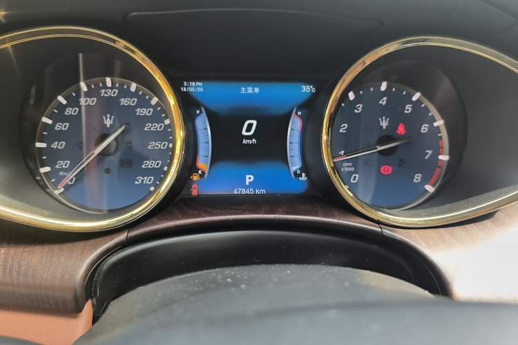 Used Maserati President 2017 3.0T Standard Model Odometer Close Up