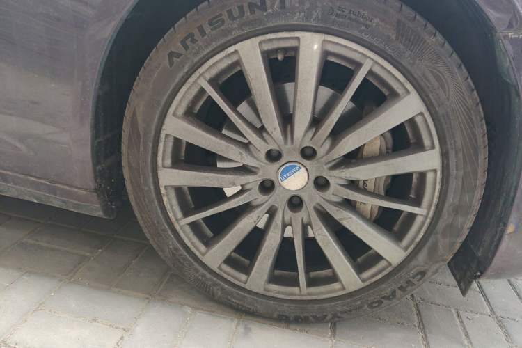 Used Maserati President 2017 3.0T Standard Model Right Front Wheel Hub