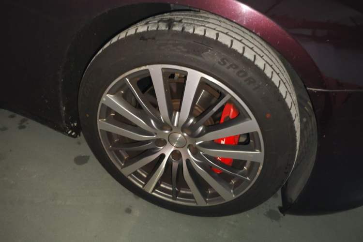 Used Maserati President 2017 3.0T Standard Model Right Front Wheel Hub