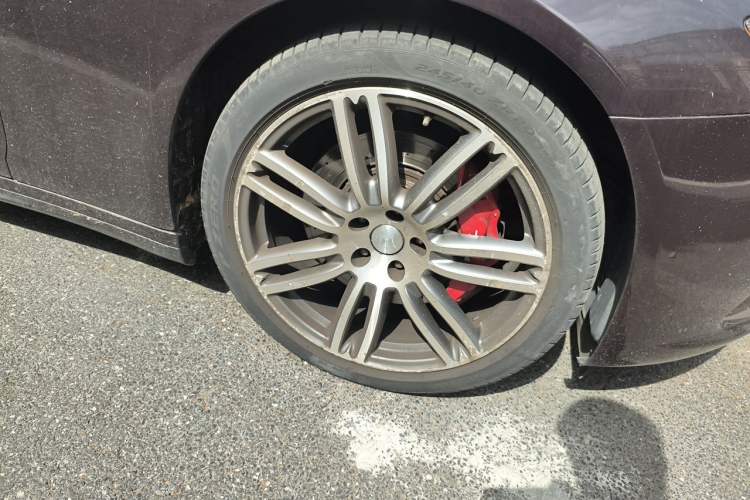 Used Maserati President 2017 3.0T Standard Model Right Front Wheel Hub