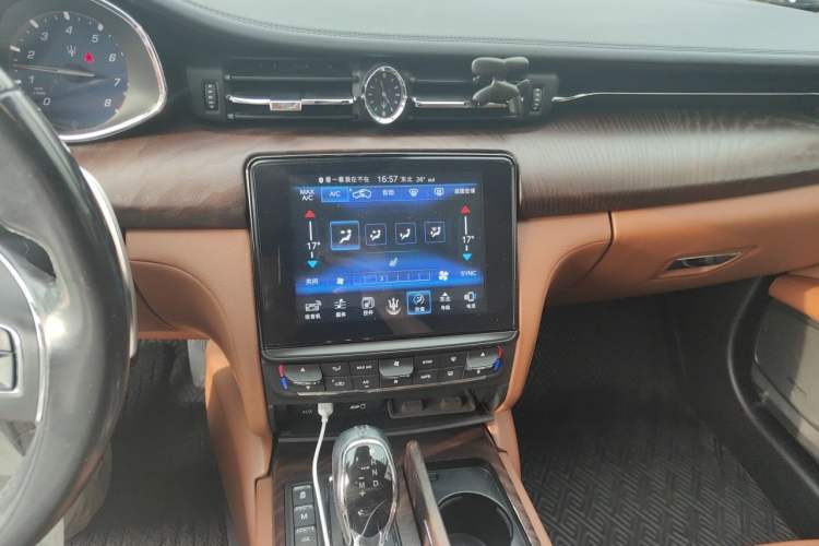 Used Maserati President 2017 3.0T Standard Model Audio And AC Panel