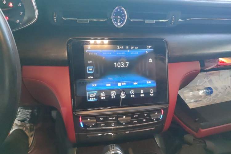 Used Maserati President 2017 3.0T Standard Model Audio And AC Panel