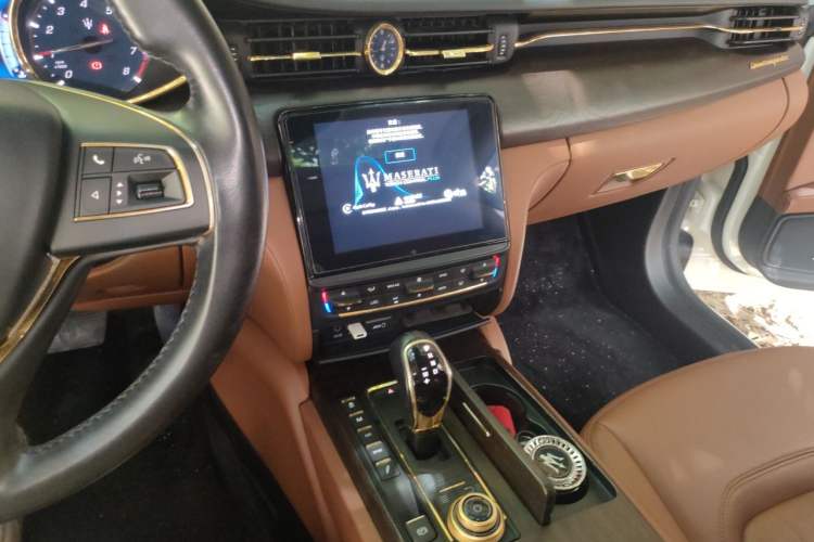 Used Maserati President 2017 3.0T Standard Model Audio And AC Panel