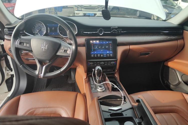 Used Maserati President 2017 3.0T Standard Model Center Console