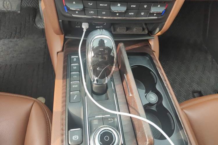 Used Maserati President 2017 3.0T Standard Model Gear Lever
