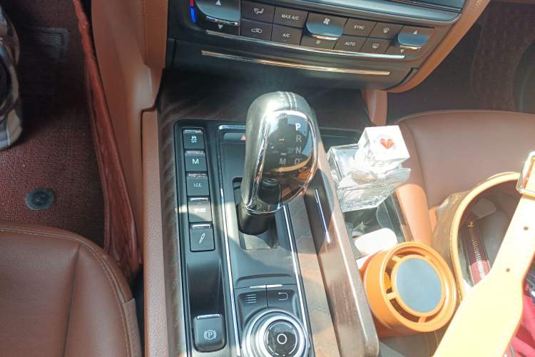 Used Maserati President 2017 3.0T Standard Model Gear Lever