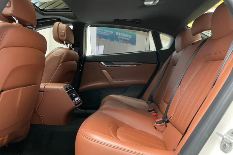 Used Maserati President 2017 3.0T Standard Model Interior 3