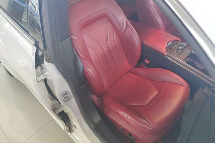 Used Maserati President 2017 3.0T Standard Model Right Front Seat