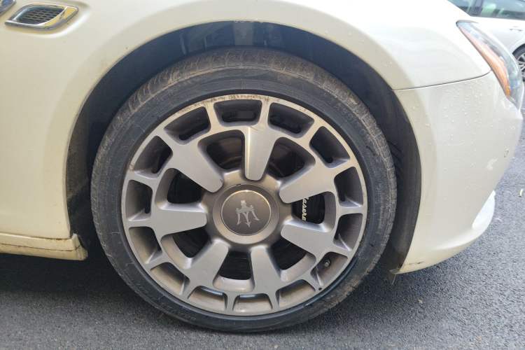 Used Maserati President 2017 3.0T Standard Model Right Front Wheel Hub