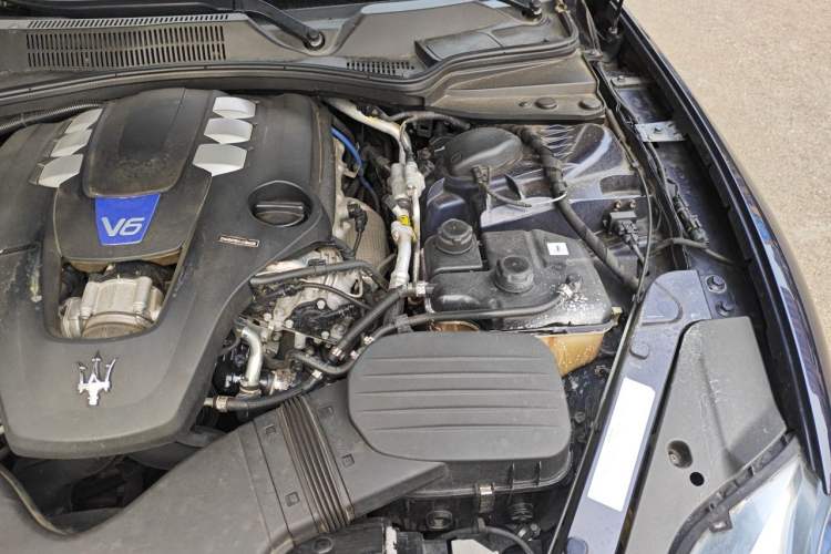 Used Maserati President 2018 3.0T S Q4 Sport Edition Engine Bay Left