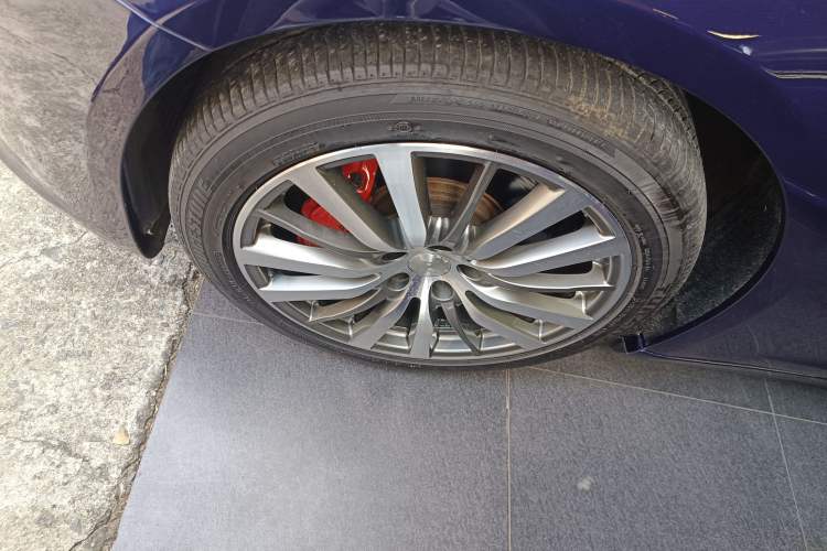 Used Maserati President 2018 3.0T Standard Edition Left Front Wheel Hub