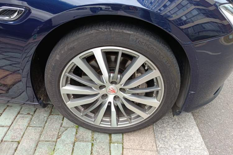 Used Maserati President 2018 3.0T Standard Edition Right Front Wheel Hub