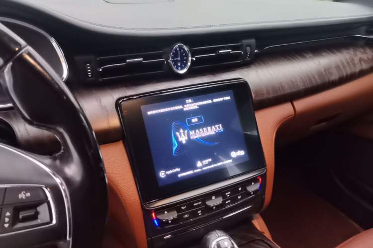Used Maserati President 2018 3.0T Luxury Edition Audio And AC Panel