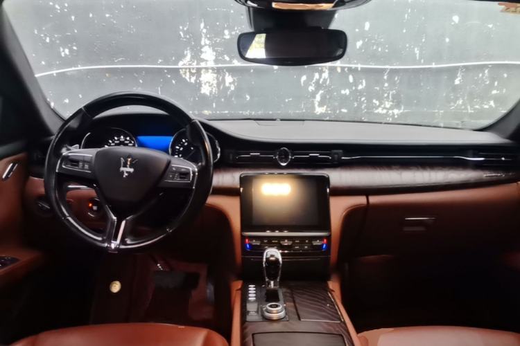 Used Maserati President 2018 3.0T Luxury Edition Center Console