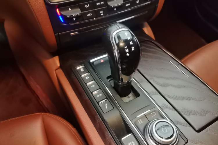 Used Maserati President 2018 3.0T Luxury Edition Gear Lever