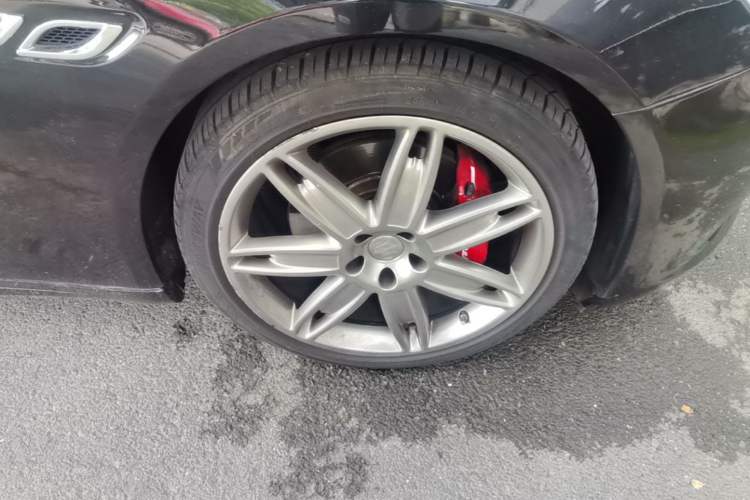 Used Maserati President 2018 3.0T Luxury Edition Right Front Wheel Hub