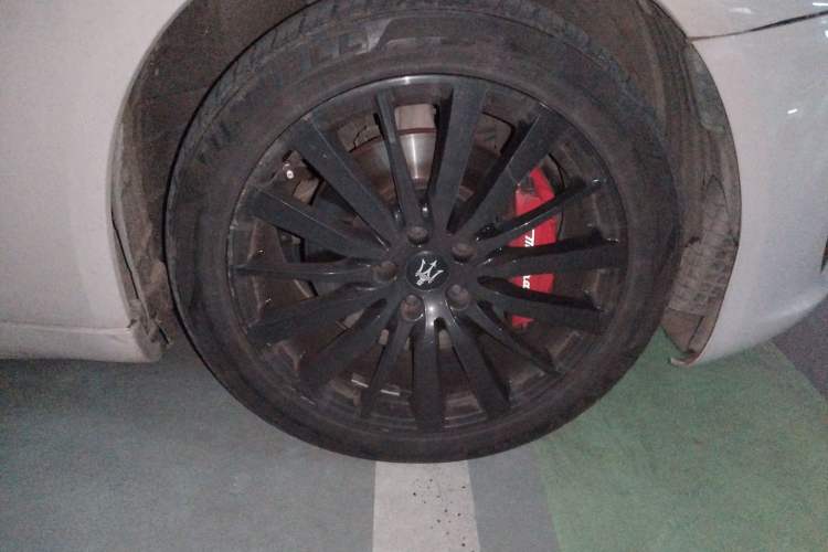 Used Maserati President 2018 3.0T Standard Edition Right Front Wheel Hub