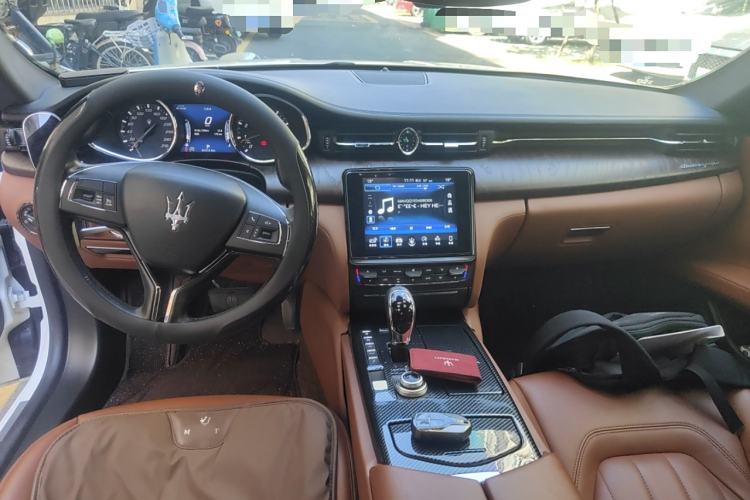 Used Maserati President 2018 3.0T Sport Edition Center Console