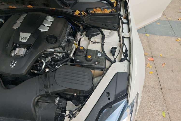 Used Maserati President 2018 3.0T Standard Edition Engine Bay Left