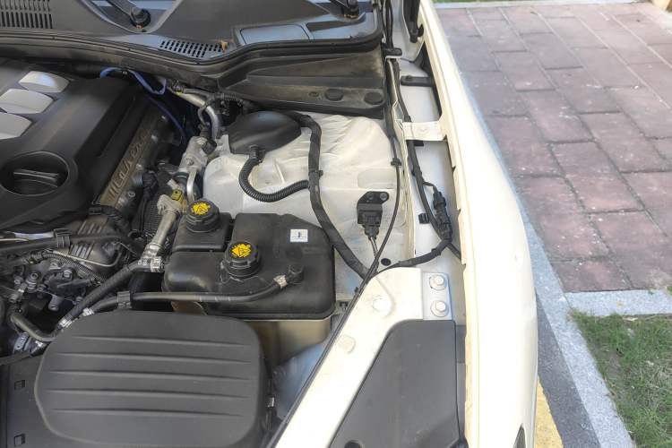 Used Maserati President 2018 3.0T Sport Edition Engine Bay Left