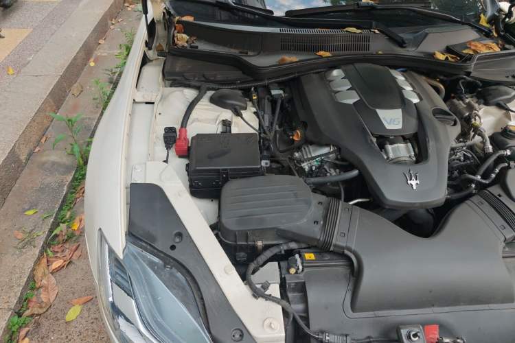 Used Maserati President 2018 3.0T Standard Edition Engine Bay Right