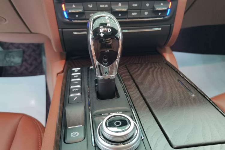 Used Maserati President 2018 3.0T Standard Edition Gear Lever