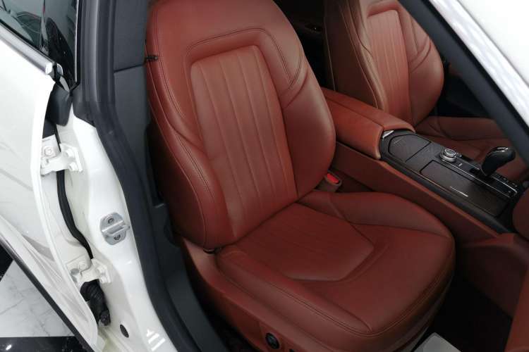 Used Maserati President 2018 3.0T Standard Edition Right Front Seat