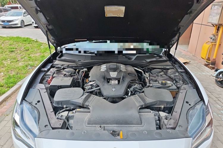 Used Maserati President 2019 3.0T Luxury Edition China VI Standard Engine Bay