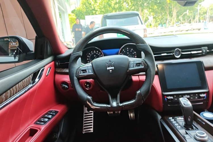 Used Maserati President 2019 3.0T Luxury Edition China VI Standard Steering Wheel