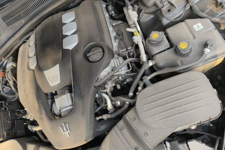 Used Maserati President 2020 3.0T Standard Edition Engine Bay Left