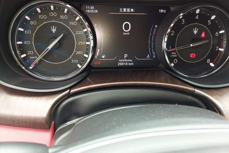 Used Maserati President 2021 3.0T Standard Edition Odometer Close Up