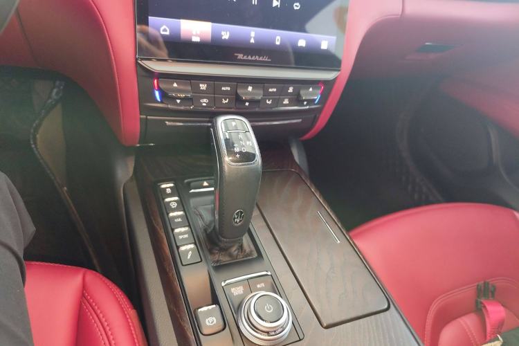 Used Maserati President 2021 3.0T Luxury Edition Gear Lever