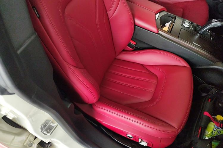 Used Maserati President 2021 3.0T Luxury Edition Right Front Seat