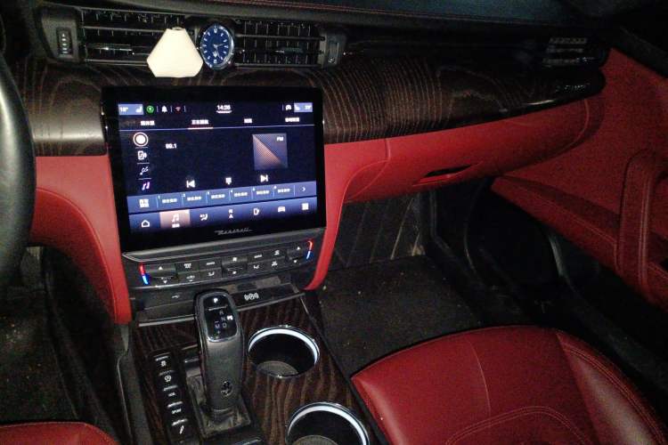 Used Maserati President 2021 3.0T Standard Edition Audio And AC Panel