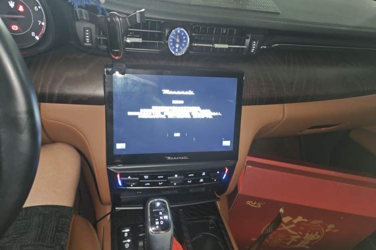 Used Maserati President 2021 3.0T Standard Edition Audio And AC Panel