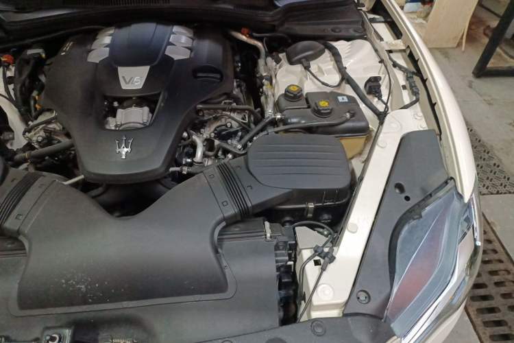 Used Maserati President 2021 3.0T Standard Edition Engine Bay Left