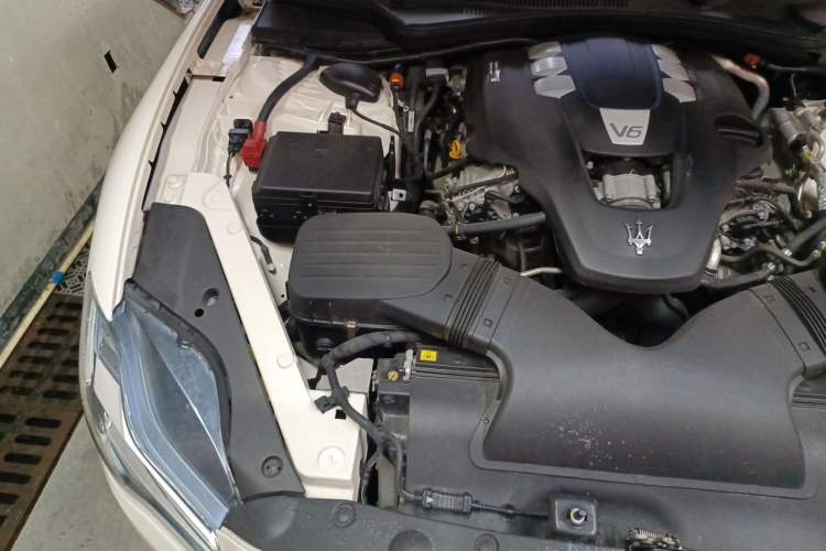 Used Maserati President 2021 3.0T Standard Edition Engine Bay Right