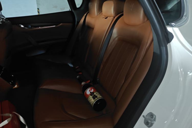Used Maserati President 2021 3.0T Standard Edition Left Rear Seat