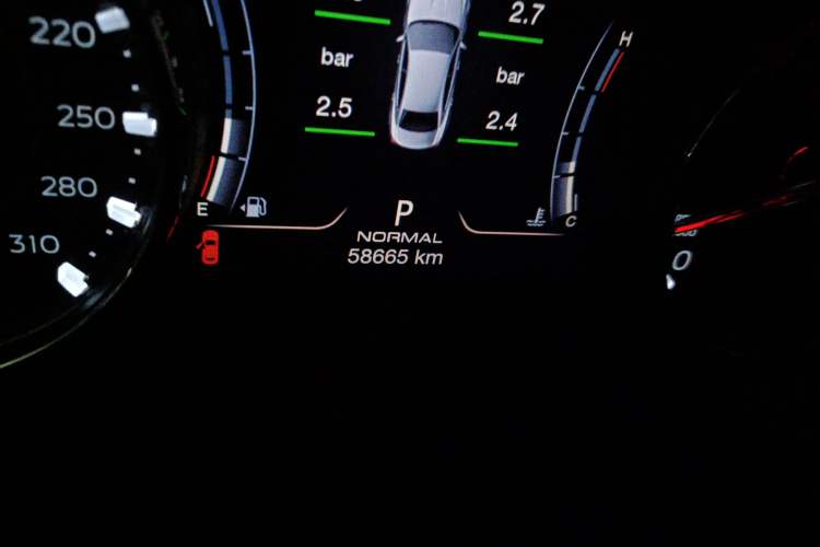 Used Maserati President 2021 3.0T Standard Edition Odometer Close Up
