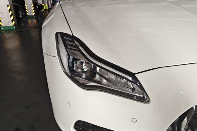 Used Maserati President 2021 3.0T Standard Edition Right Front Headlight